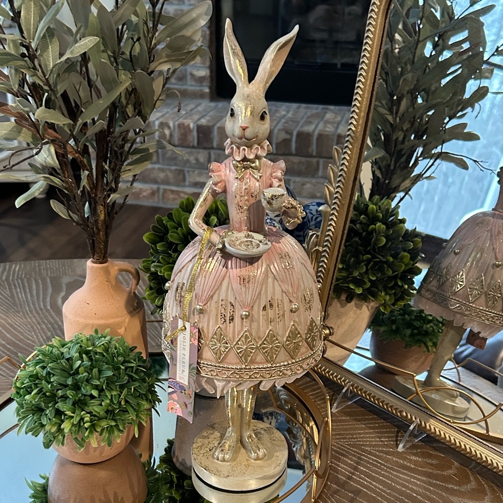 NEW! Vintage Inspired Alice in Wonderland Tea Party Bunny Rabbit Figurine - Picture 8 of 12